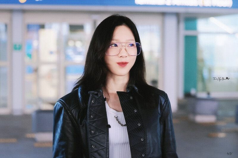 231004 Taeyeon - Incheon International Airport documents 14