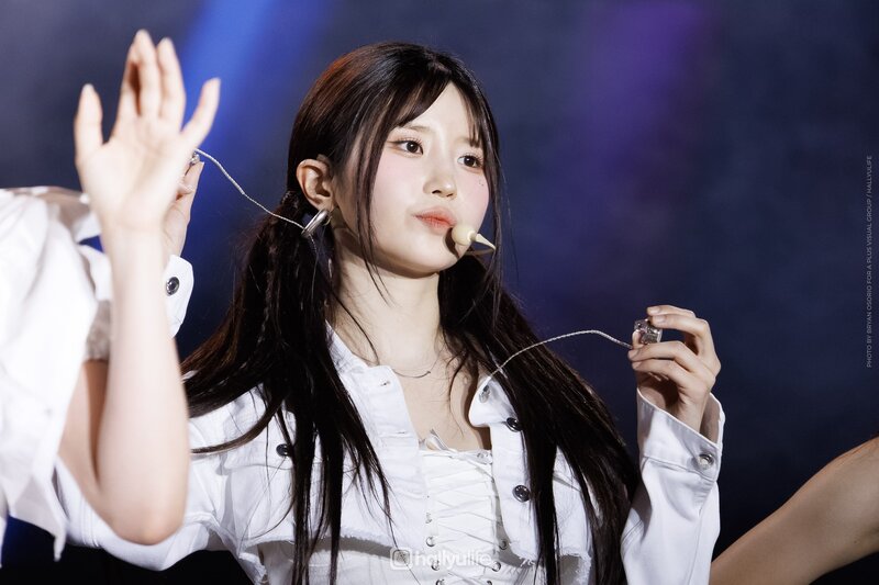 240511 fromis_9 Hayoung - KWAVE Music Festival in Manila documents 3