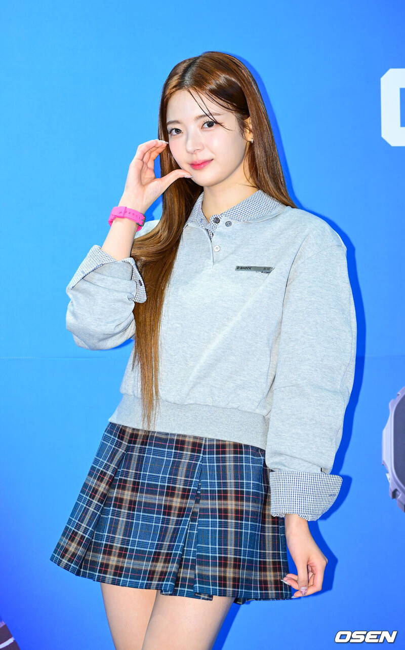 241023 ITZY Lia at G-Shock Fansign documents 6