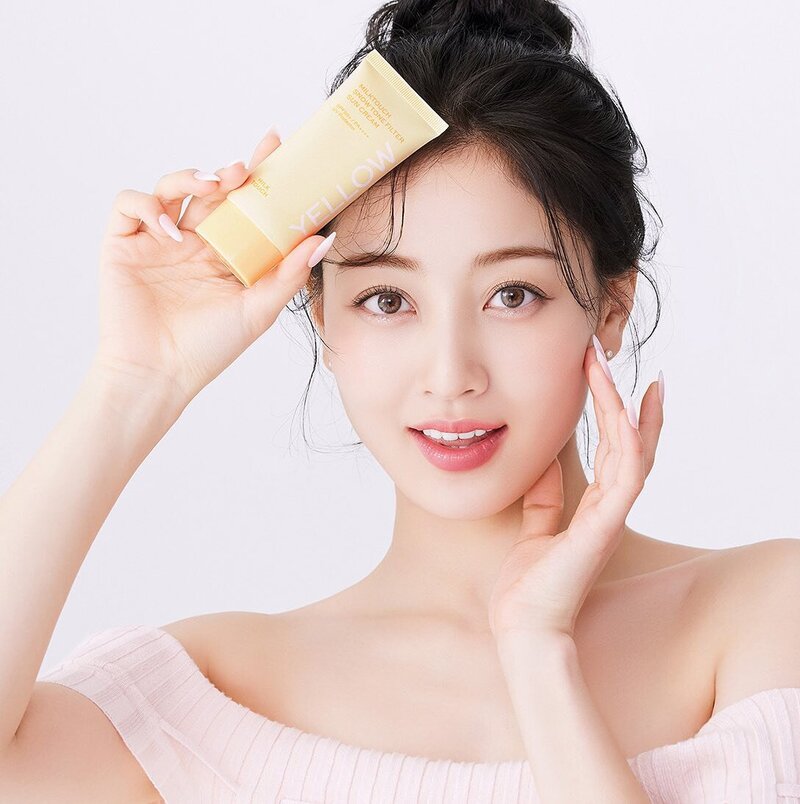 TWICE Jihyo x Milk Touch - Snow Tone Filter Sun Cream documents 2