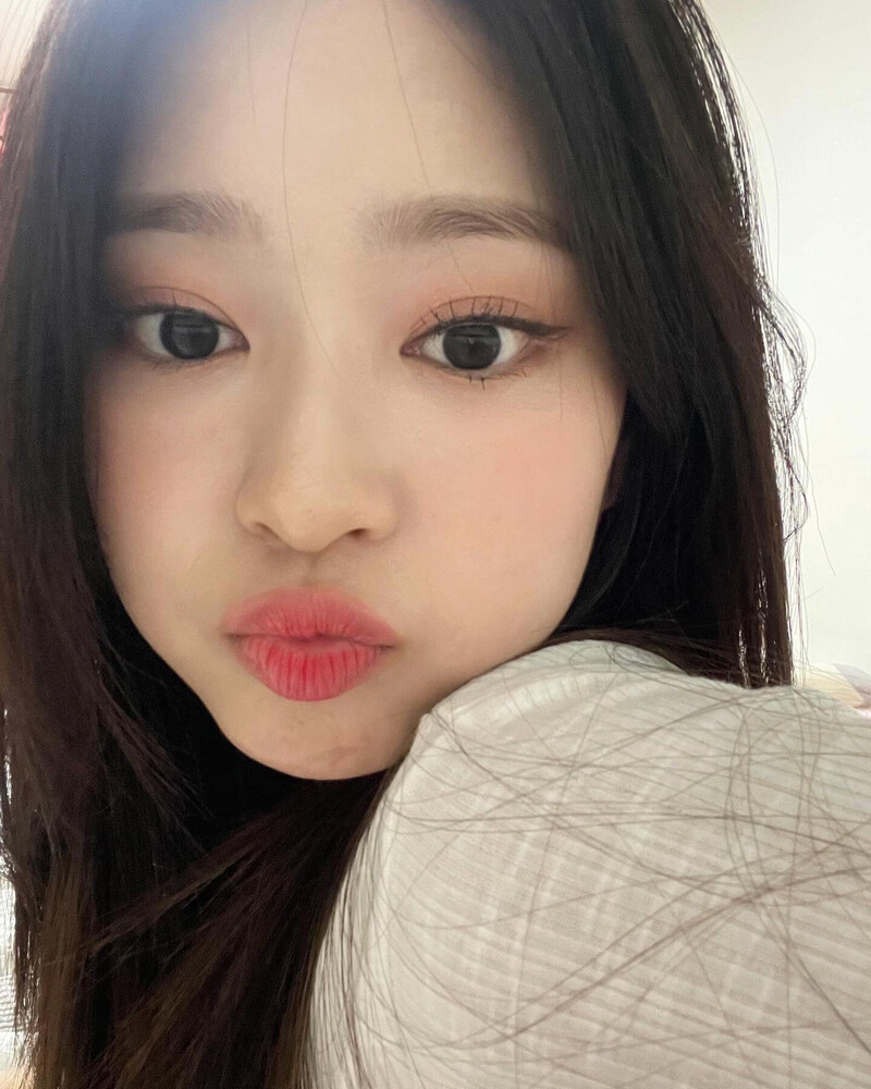 210624 Kim Minju Instagram update documents 2