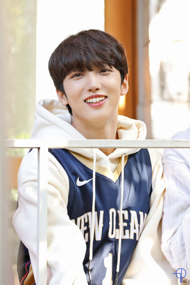 211119 - Naver - Up10tion Season's Greetings Preview documents 5