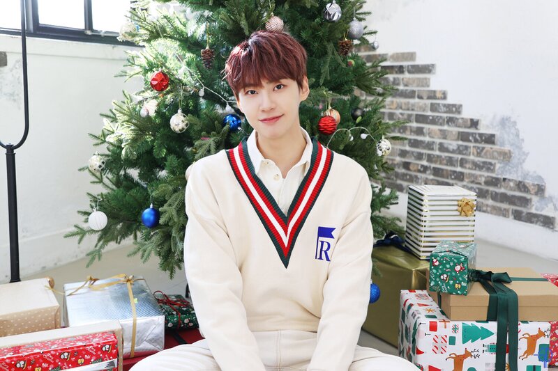 211225 - Naver - Bang All Night Christmas Version Behind Photos documents 12