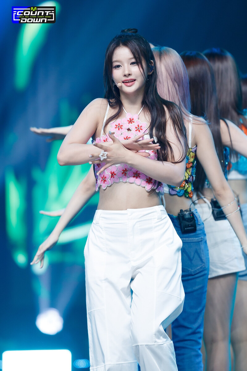 230727 NMIXX Sullyoon - 'Party O'Clock' at M COUNTDOWN documents 3