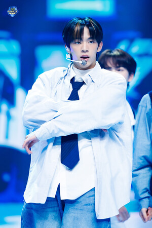 240201 TWS Dohoon - 'Plot Twist' at M Countdown