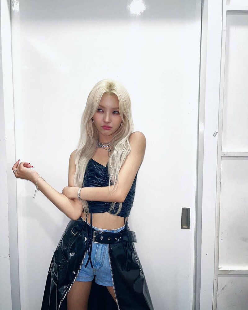 210723 (G)I-DLE Soyeon SNS Update documents 6