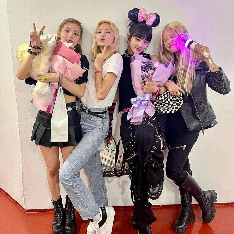 220619 Sorn Instagram Update with (G) I-DLE Minnie and Miyeon and BLACKPINK Lisa documents 1