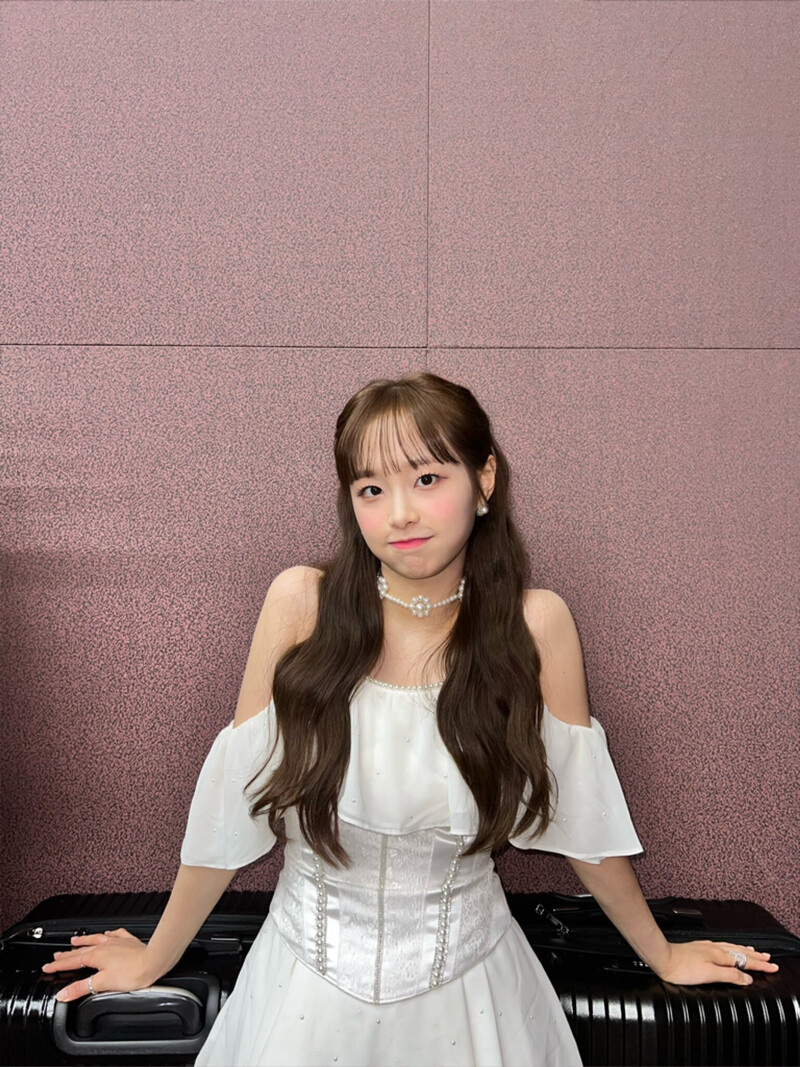 220623 LOONA Twitter Update - Chuu documents 3