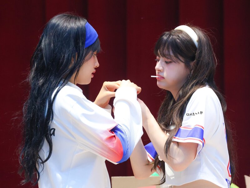 240706 STAYC Yoon and Seeun - MAKESTAR Fansign Event documents 2