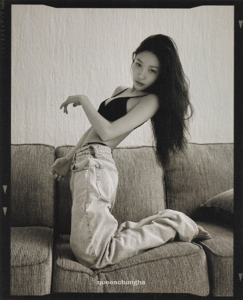 Chungha 'Bare & Rare' Photobook Scans documents 19