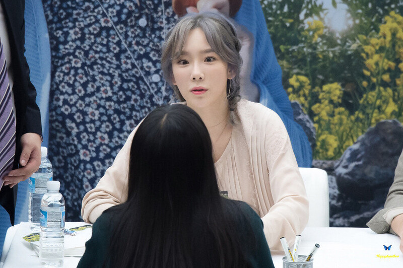 160923 Girls' Generation Taeyeon & Super Junior Kyuhyun at COEX 'Samdasoo' Fansign documents 10