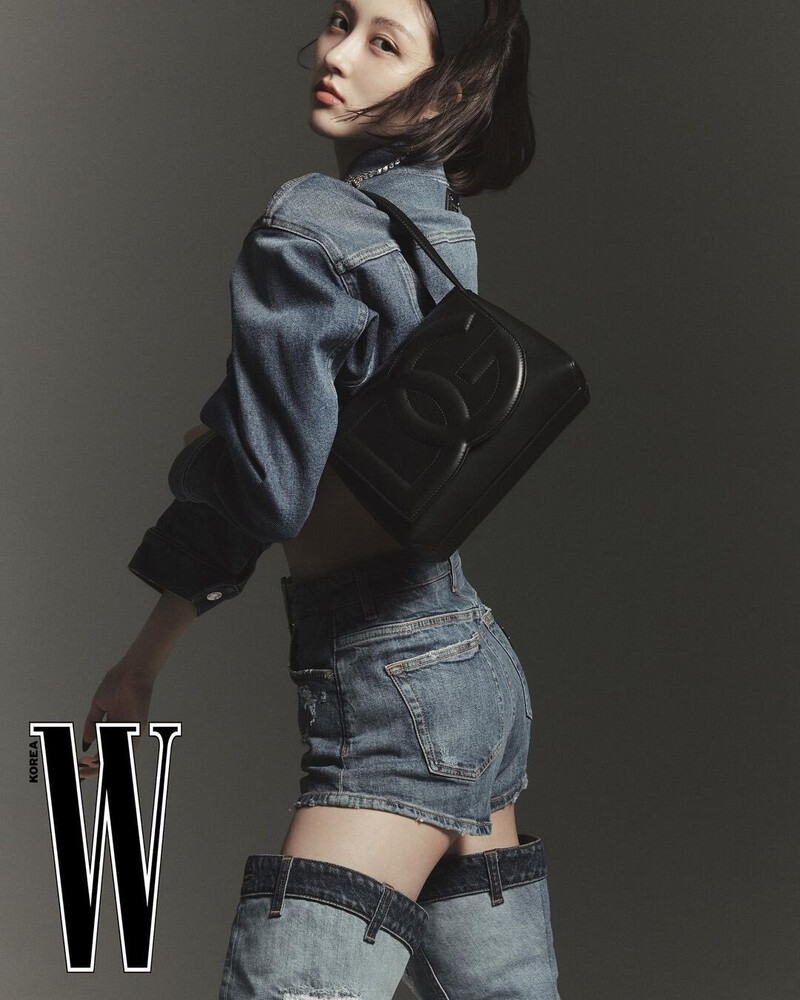 IVE Gaeul for W Korea x Dolce & Gabbana documents 1