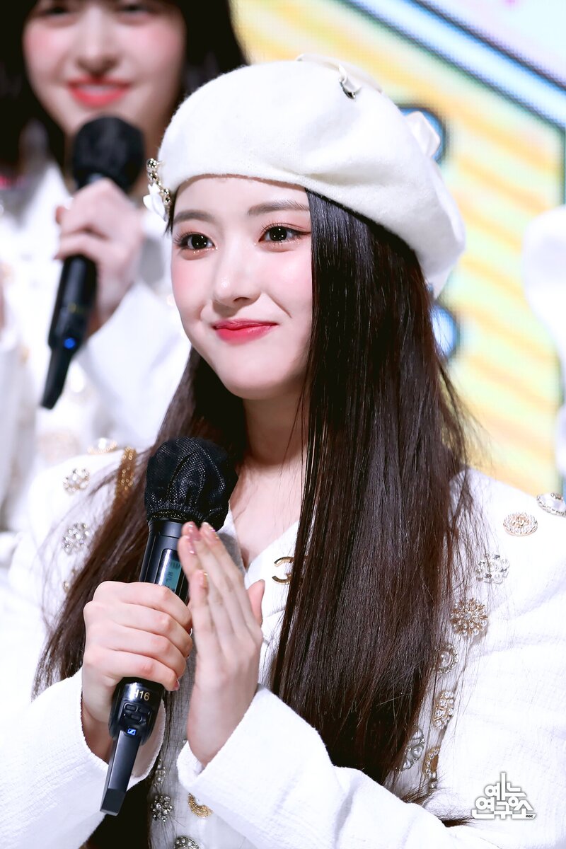 220305 NMIXX at Music Core documents 13