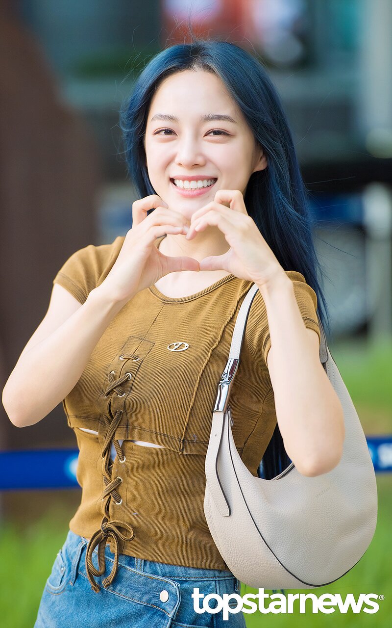 230909 Sejeong - SBS 'Love Game' Recording documents 2