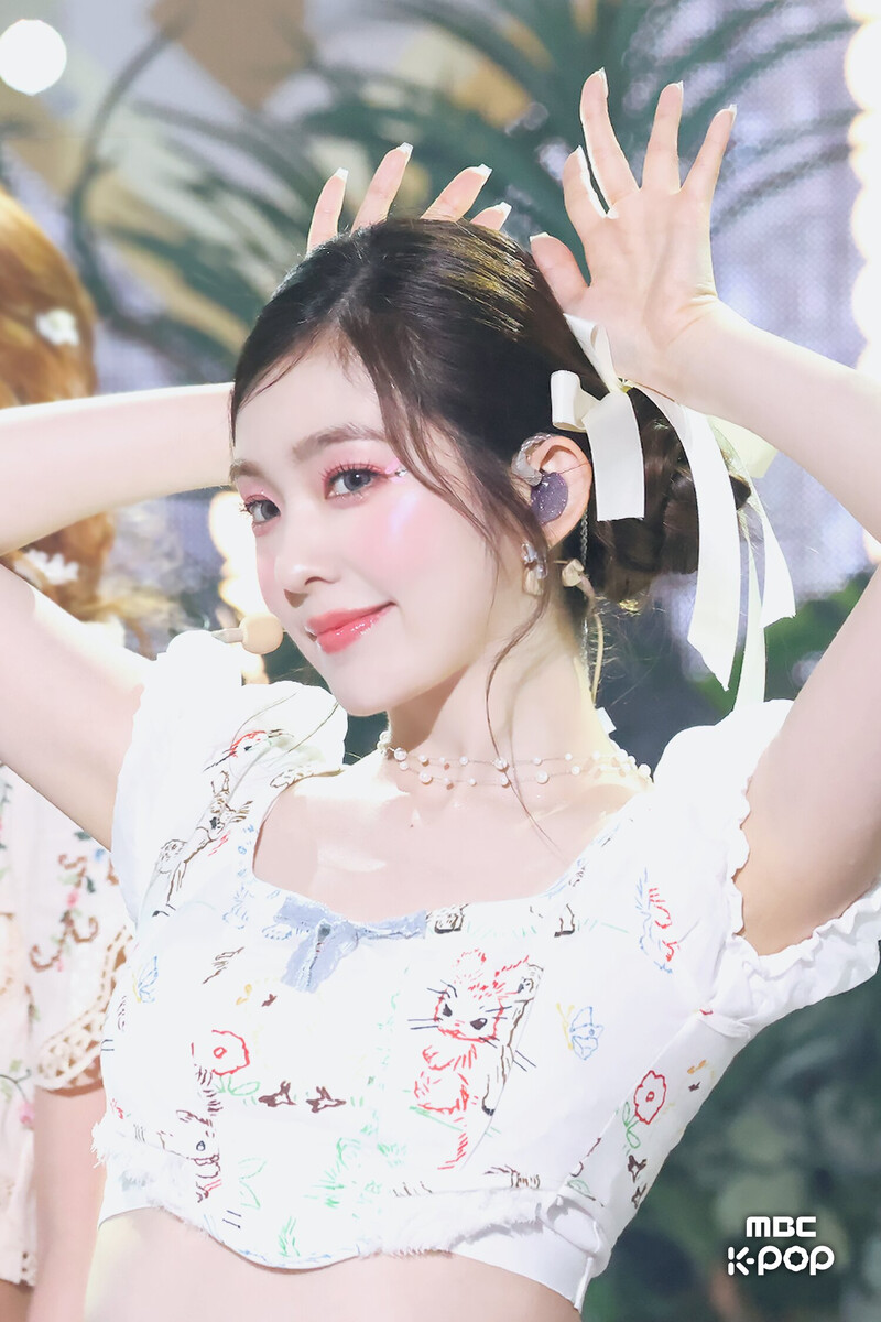 240706 Red Velvet Irene - 'Cosmic' at Music Core documents 2