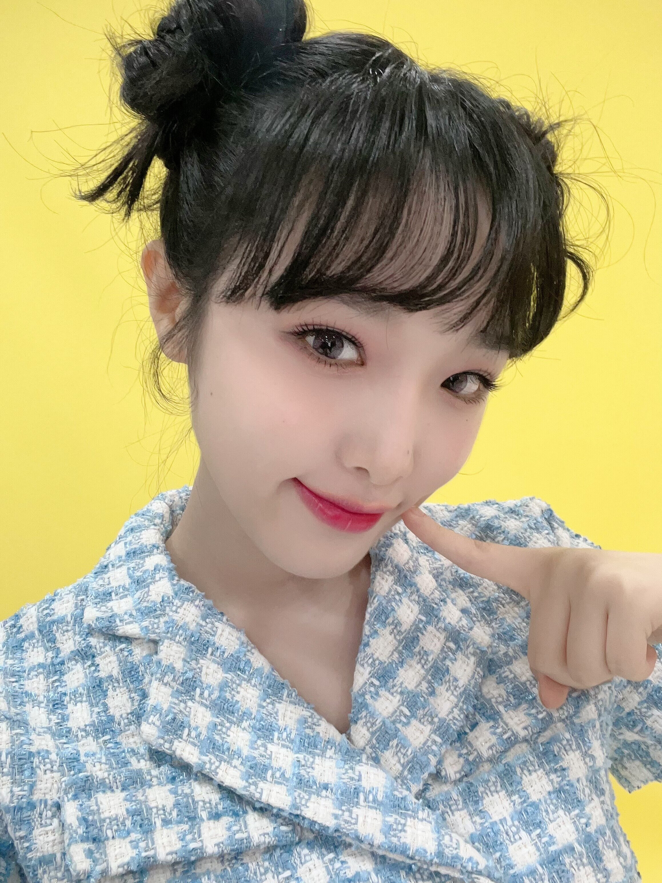 220616 Yuehua Naver Post - YENA - lilybyred Behind The Scenes #1 | kpopping