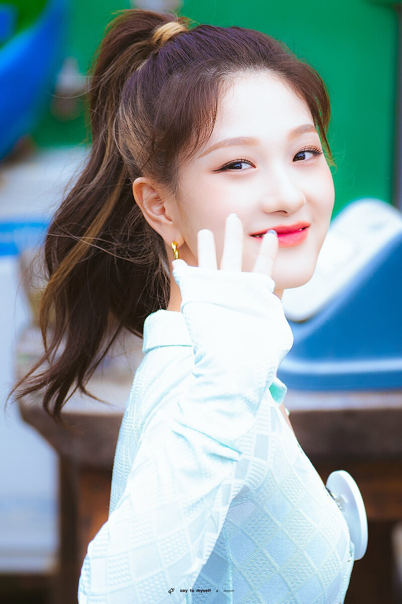 210525 fromis_9 Seoyeon documents 4