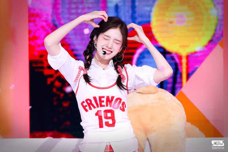 230219 STAYC J - 'Teddy Bear' at Inkigayo documents 7