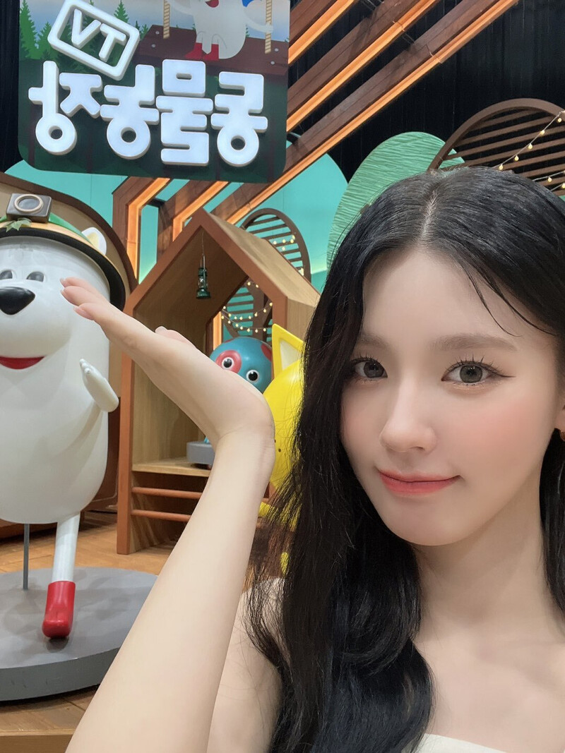 230618 - (<b>G</b>)I-DLE Twitter Update with Miyeon documents 2 