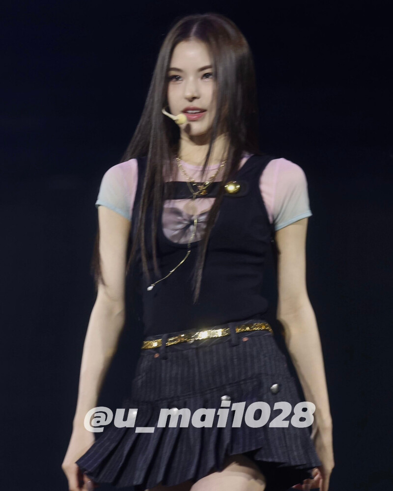 240928 izna Mai at KCON Germany Day 1 documents 1