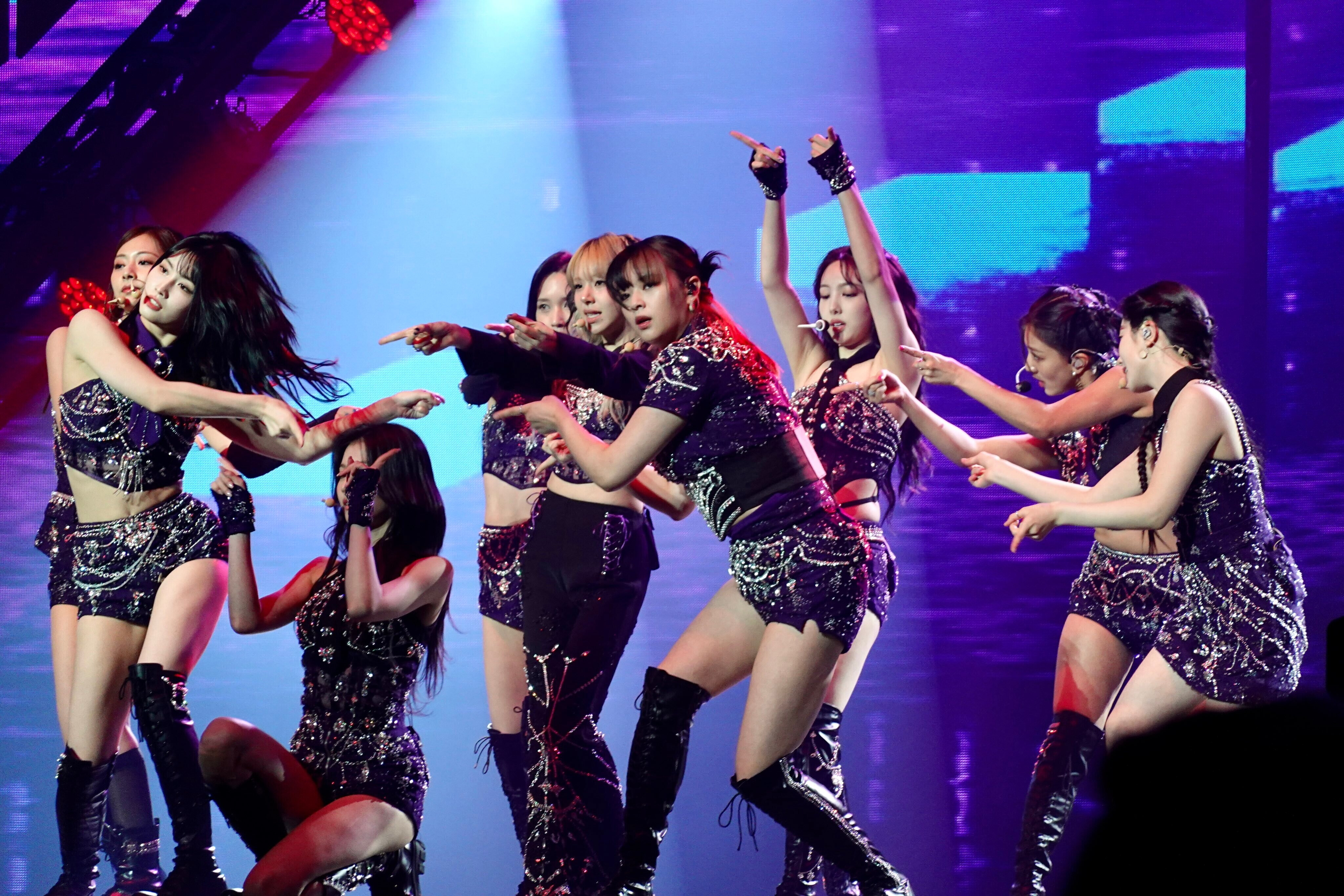 230613 TWICE READY TO BE : 5TH WORLD TOUR at Oakland Arena Day 2 | kpopping