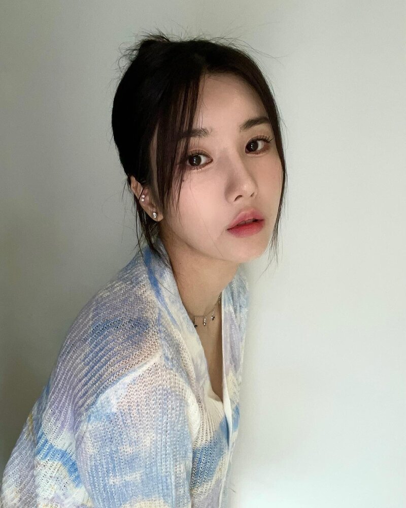 210919 Kwon Eunbi Instagram Update documents 1
