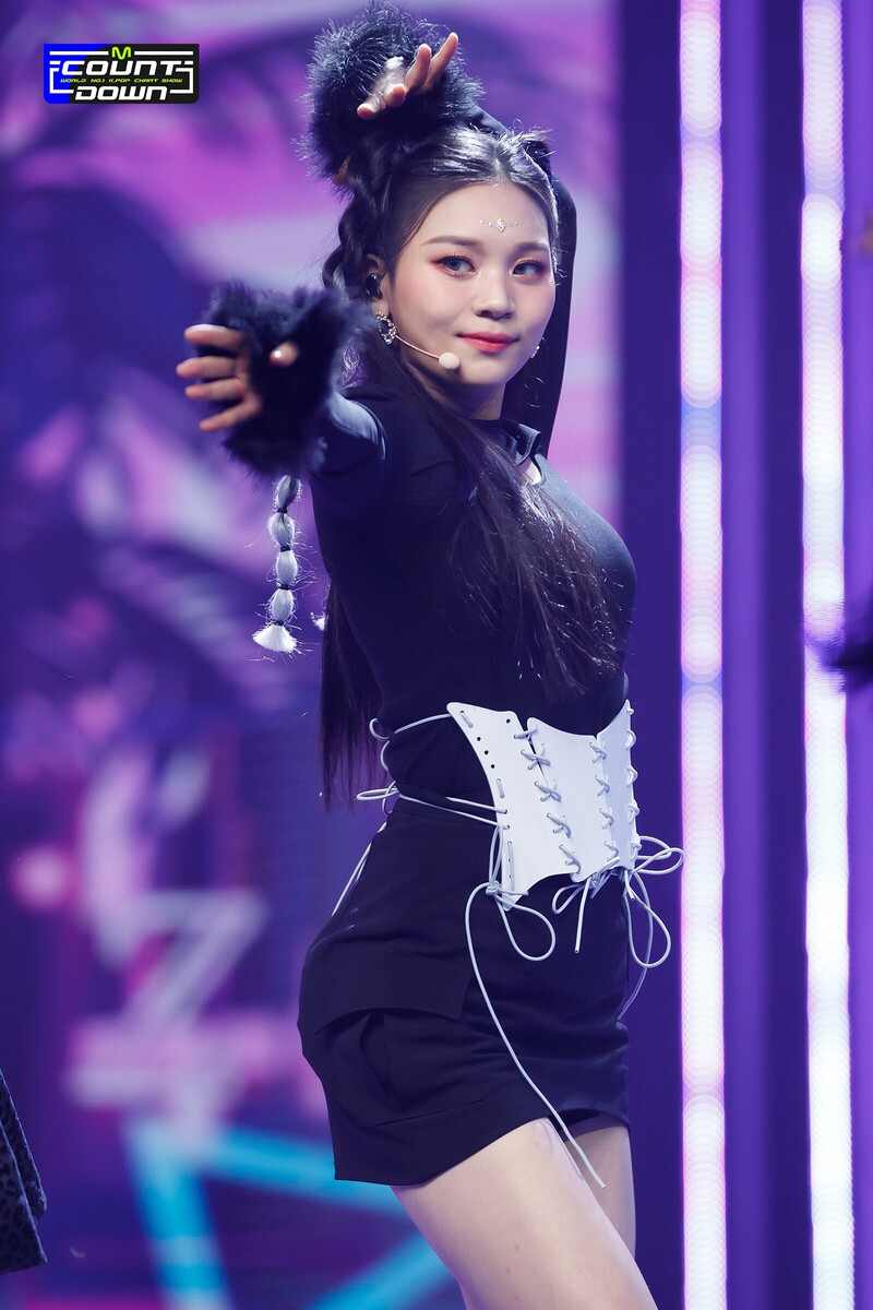 220217 VIVIZ - 'BOP BOP!' + Encore Stage at M Countdown documents 17