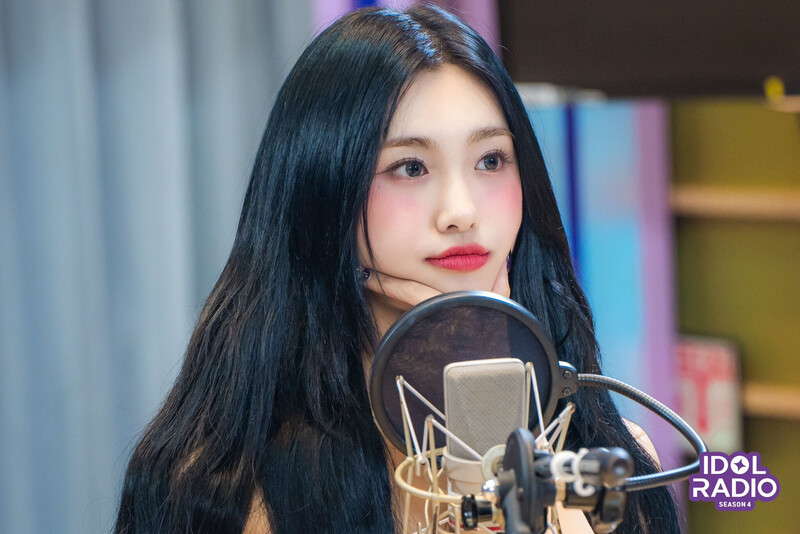 240620 Idol Radio Twitter Update - EVERGLOW Aisha documents 1