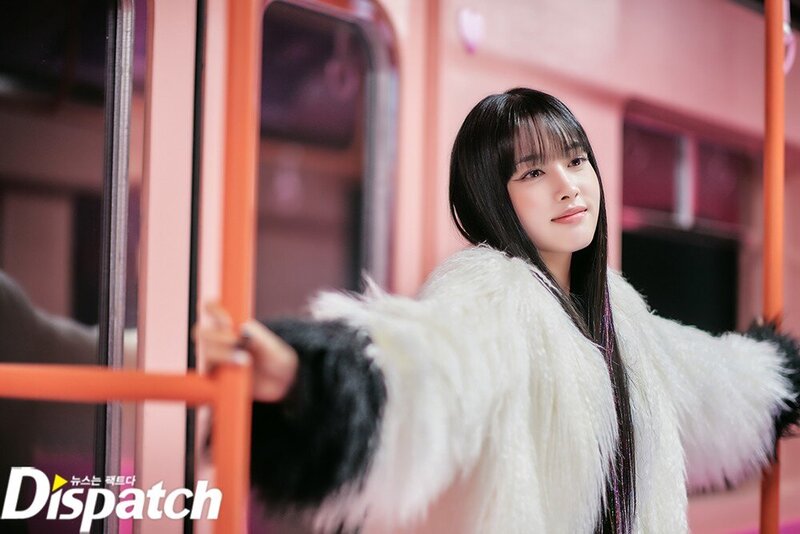 220222 STAYC Yoon - 2nd Mini Album 'YOUNG-LUV.COM' Promotion Photoshoot by Dispatch documents 6