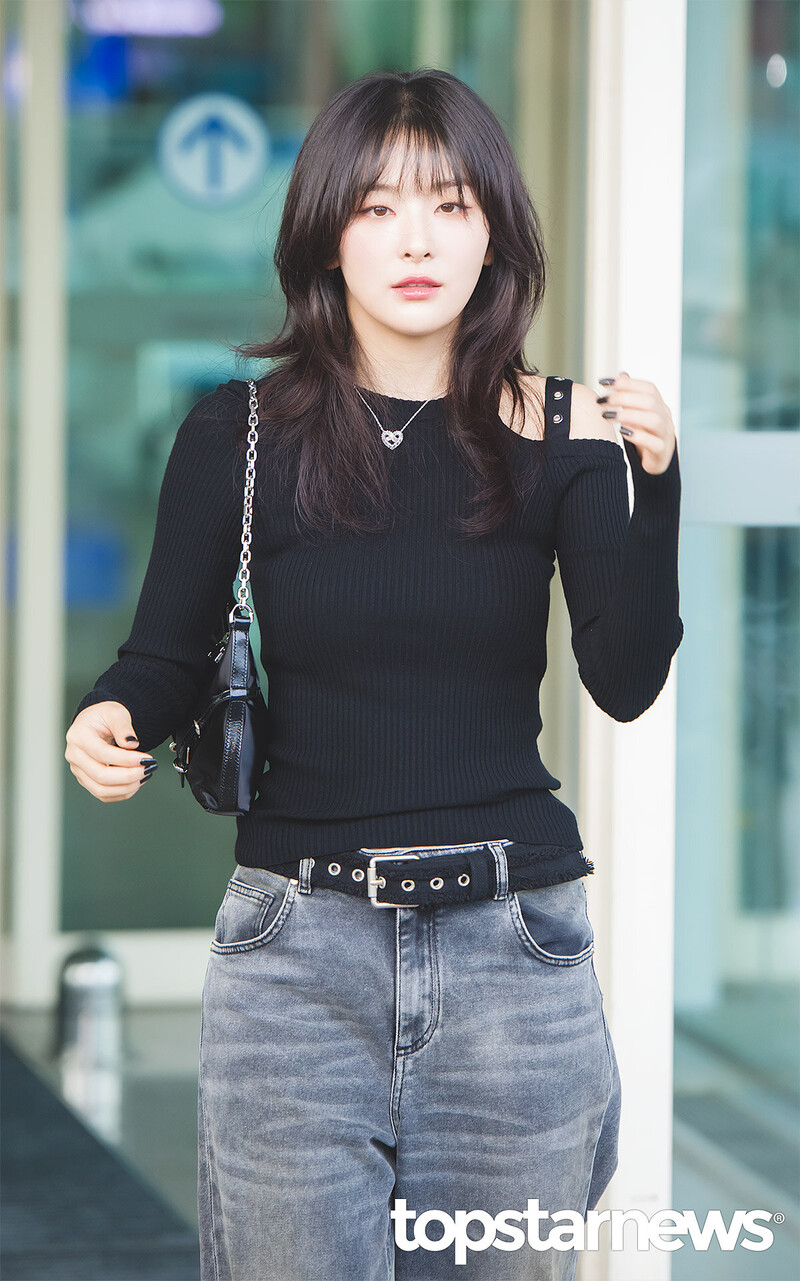 230818 Red Velvet Seulgi - Incheon International Airport documents 9