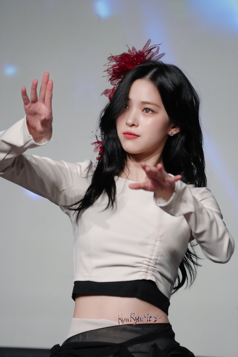 241108 ITZY Ryujin - Makestar Fansign documents 2