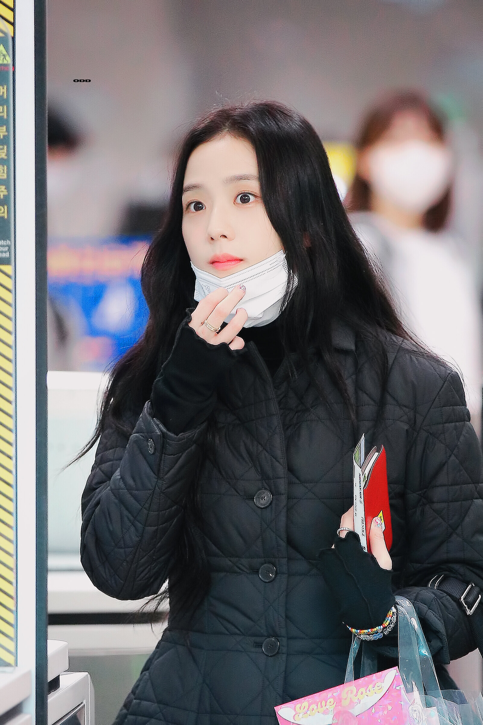 221021 BLACKPINK Jisoo - ICN Airport Departure | kpopping