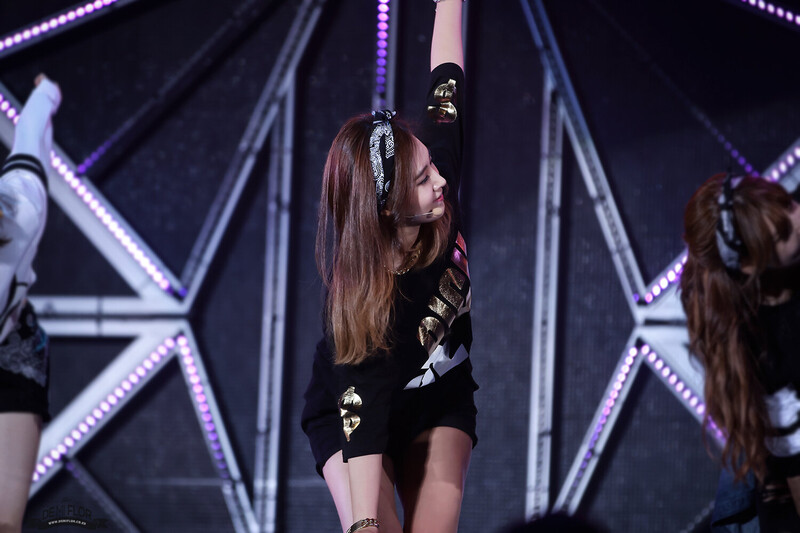 140815 Girls' Generation Yuri at SMTOWN World Tour IV in Seoul documents 6