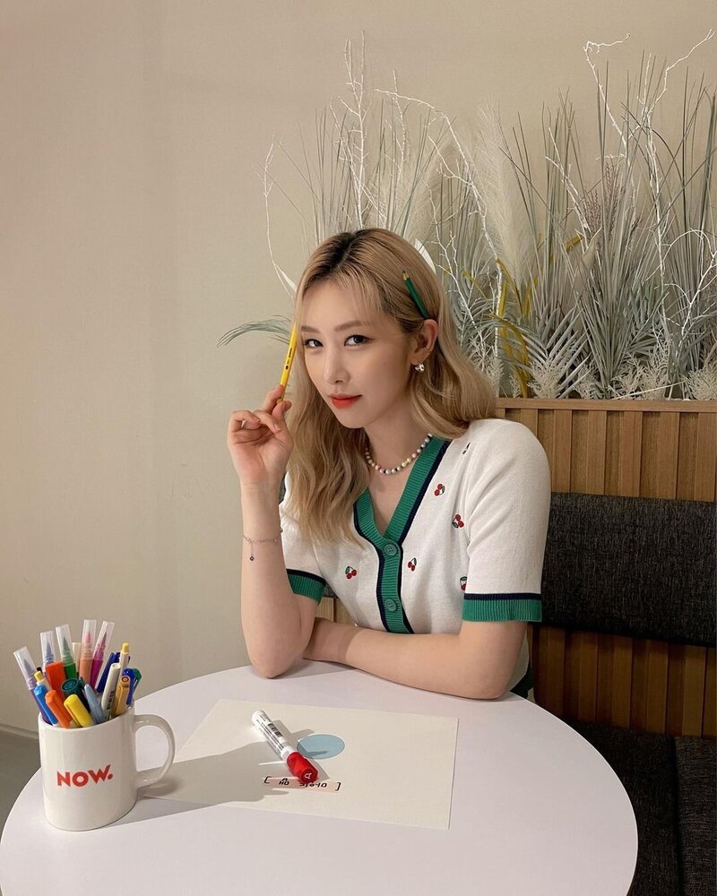 220526 Hong Eui Jin Instagram Update with Sohee documents 2