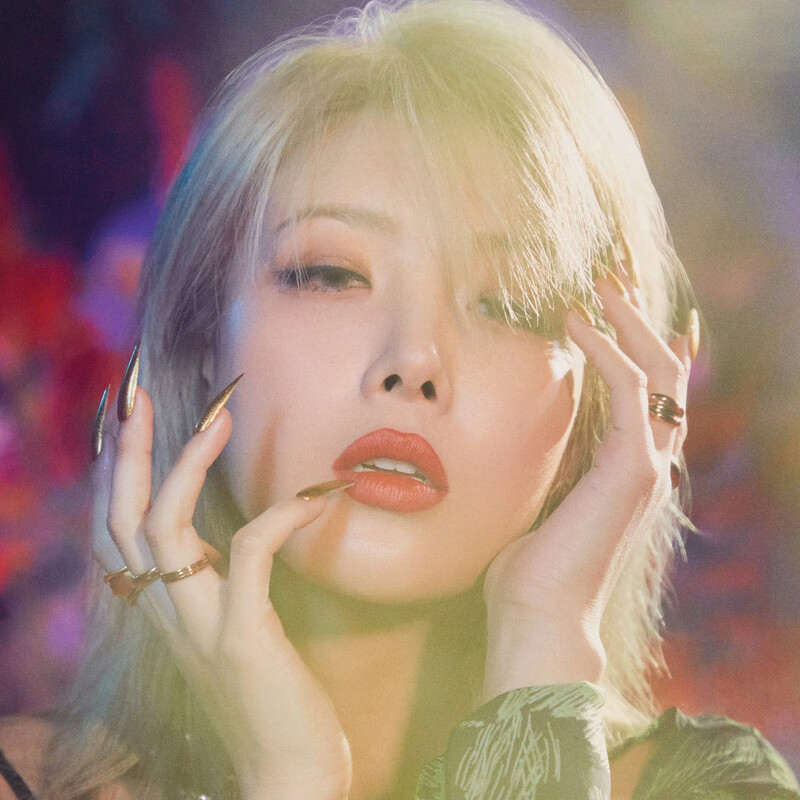 Yubin_Perfume_concept_photo_1.jpg