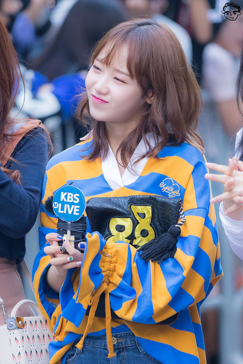 170908 Weki Meki Yoojung at Music Bank documents 3