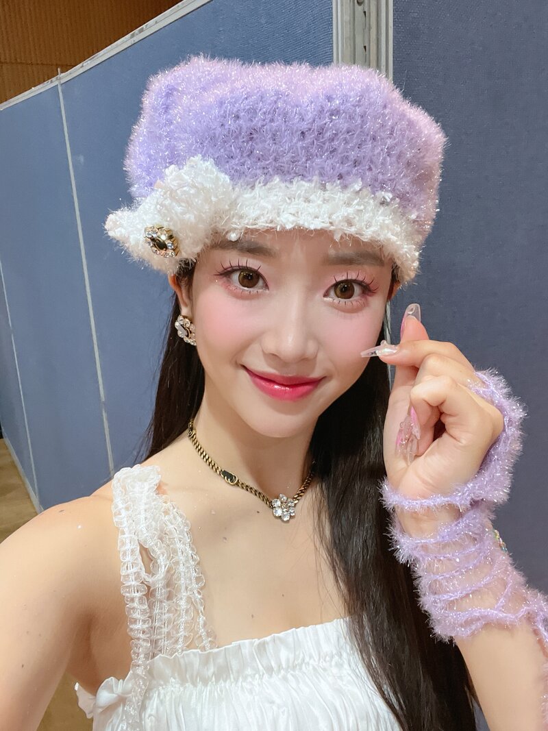 220818 Hi-Up Naver Post - 'BEAUTIFUL MONSTER' Music Show Selca Collection #1 documents 5