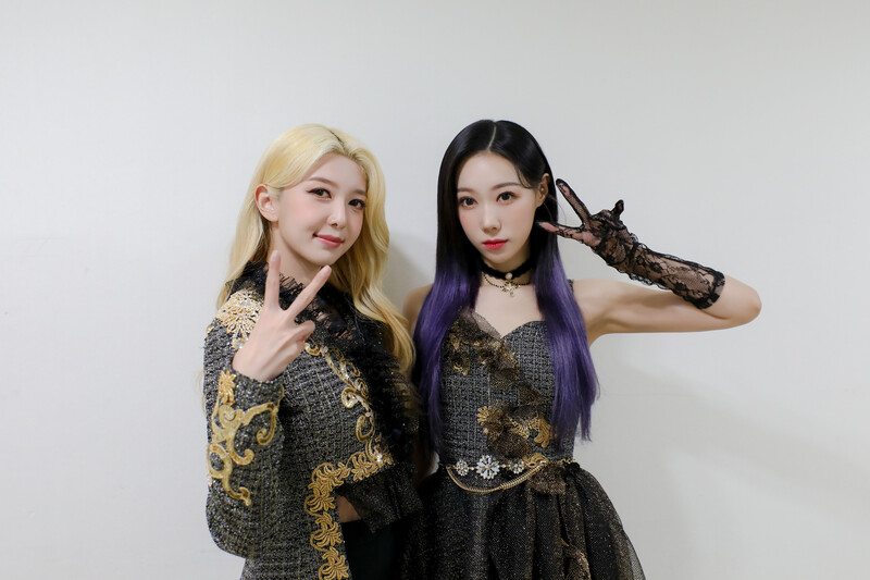 230428 Dreamcatcher Naver Post - 'Apocalypse : WORLD TOUR IN SEOUL' documents 2