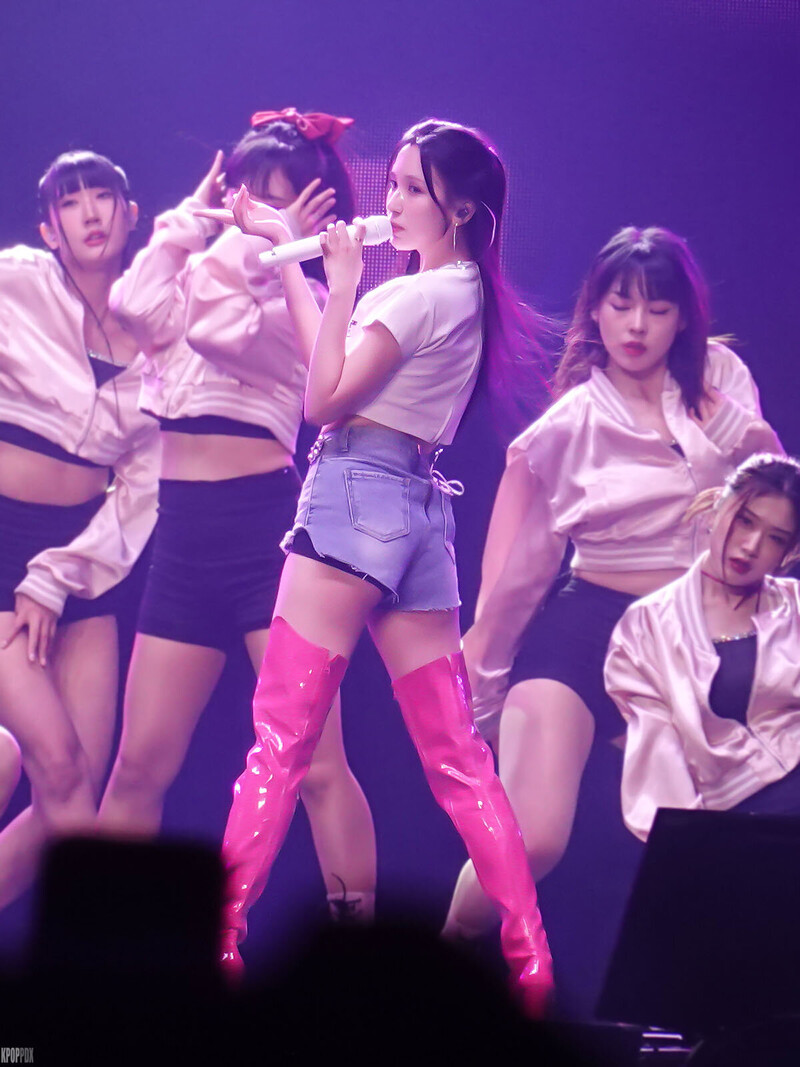 230613 TWICE Mina - ‘Ready To Be’ World Tour in Oakland Day 2 documents 1