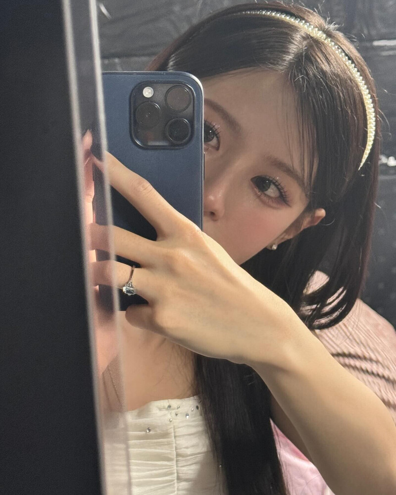 240902 - MIYEON Instagram Update with SHUHUA documents 10