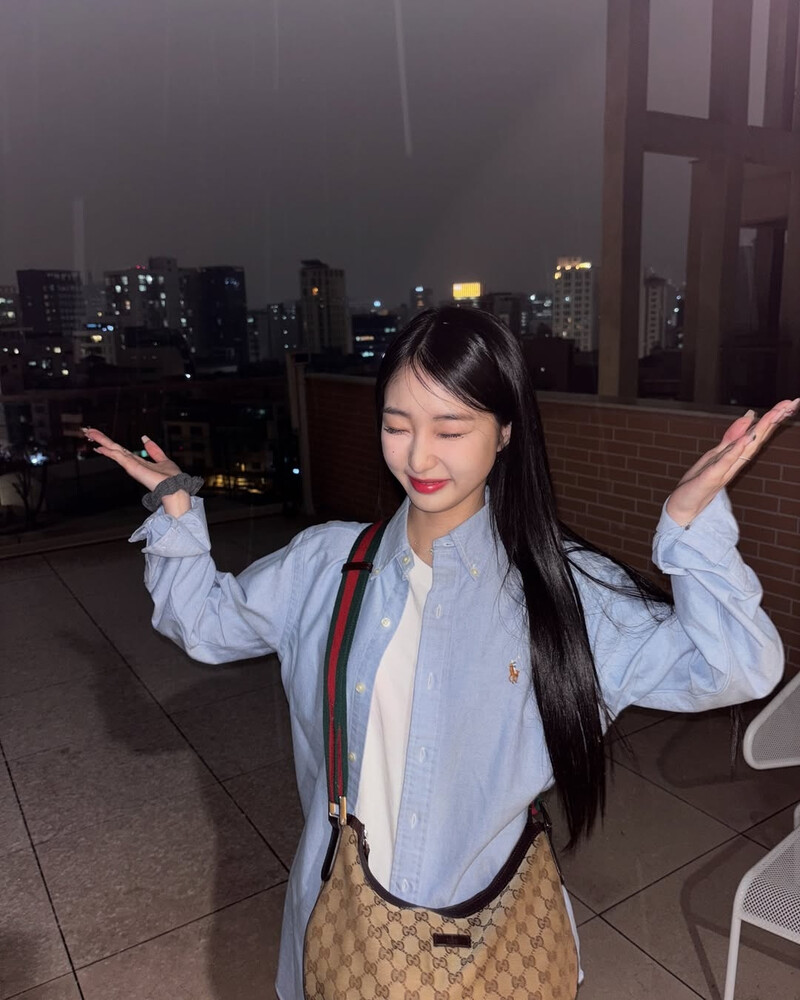 241221 - YeoJin Instagram Update documents 2