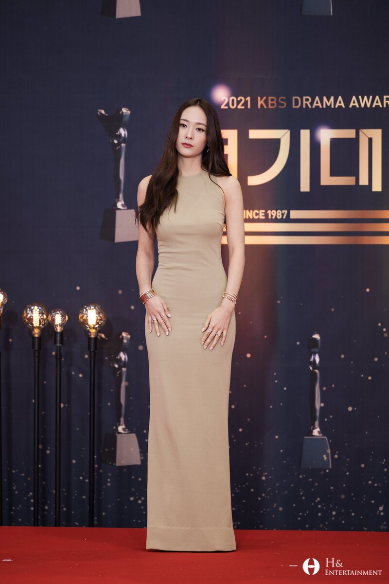 220118 H& Naver Post - Krystal at 2021 KBS Drama Awards documents 6