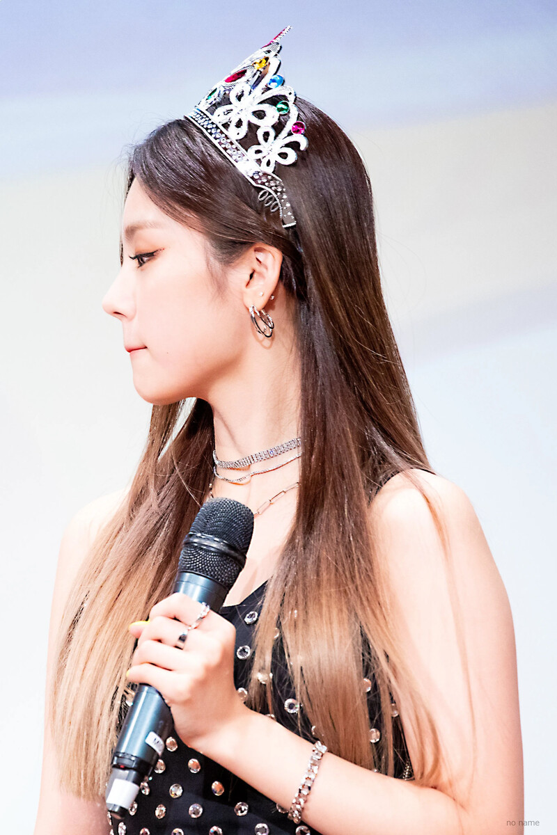 ITZY_yejichan ECGYec3U0AEpTuf  20190816.jpg