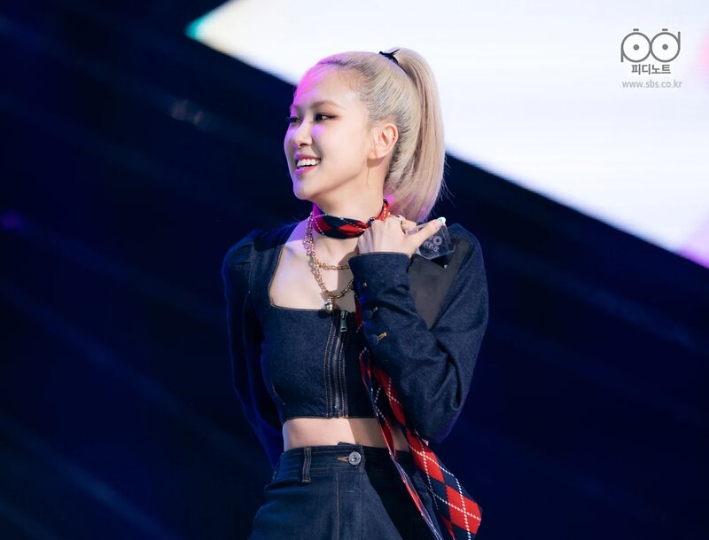 210328 Rosé at Inkigayo Encore Stage documents 8