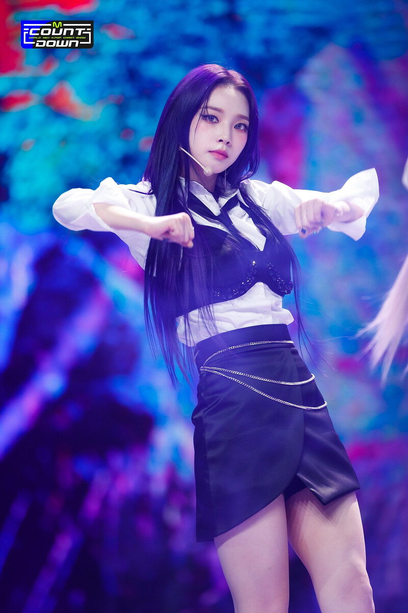 220714 aespa - 'Illusion' at M Countdown documents 12