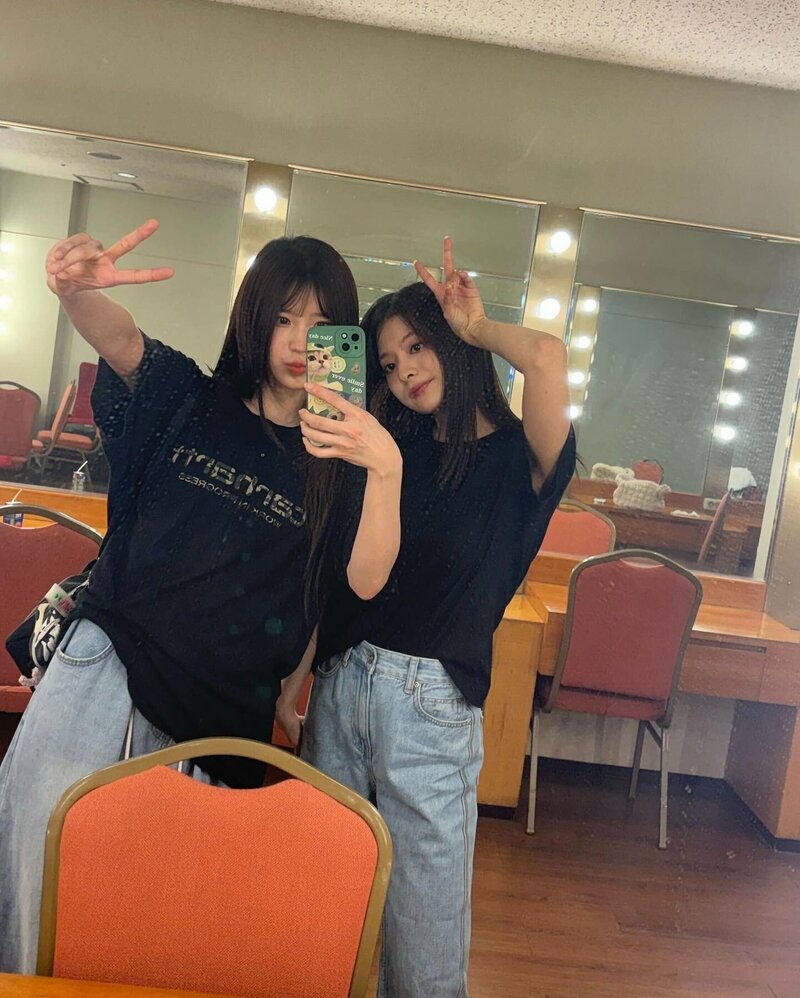 240601 fromis_9 Instagram Update - Nagyung and Hayoung documents 3