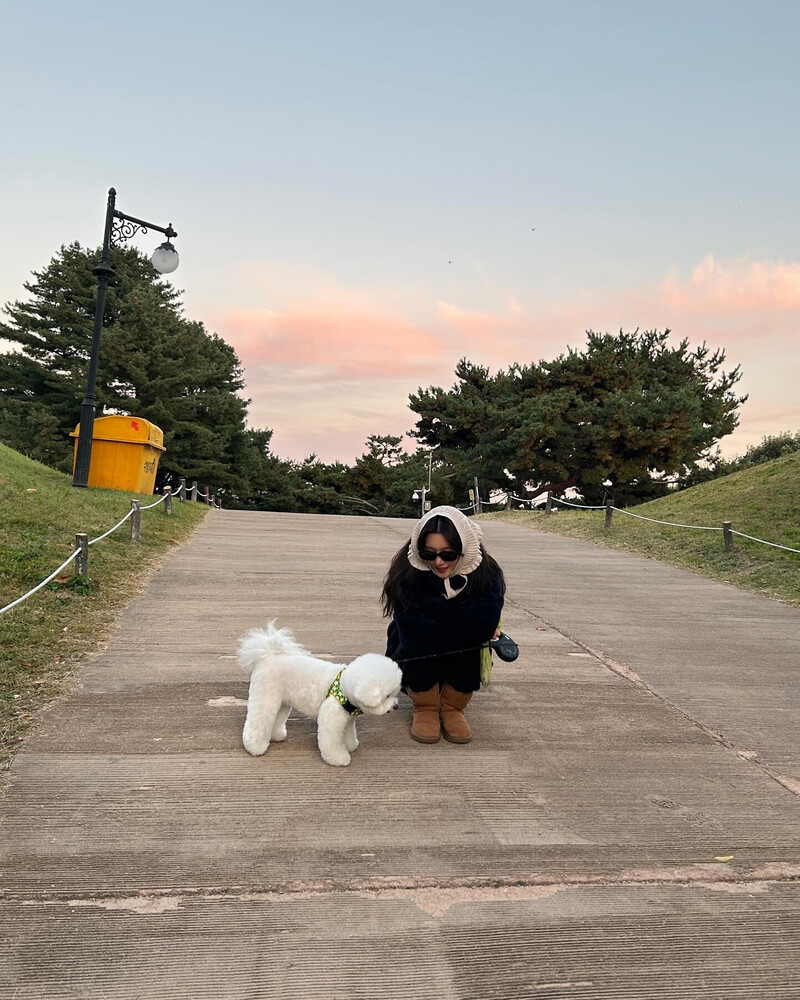 241109 JUNG CHAEYEON Instagram Update documents 9