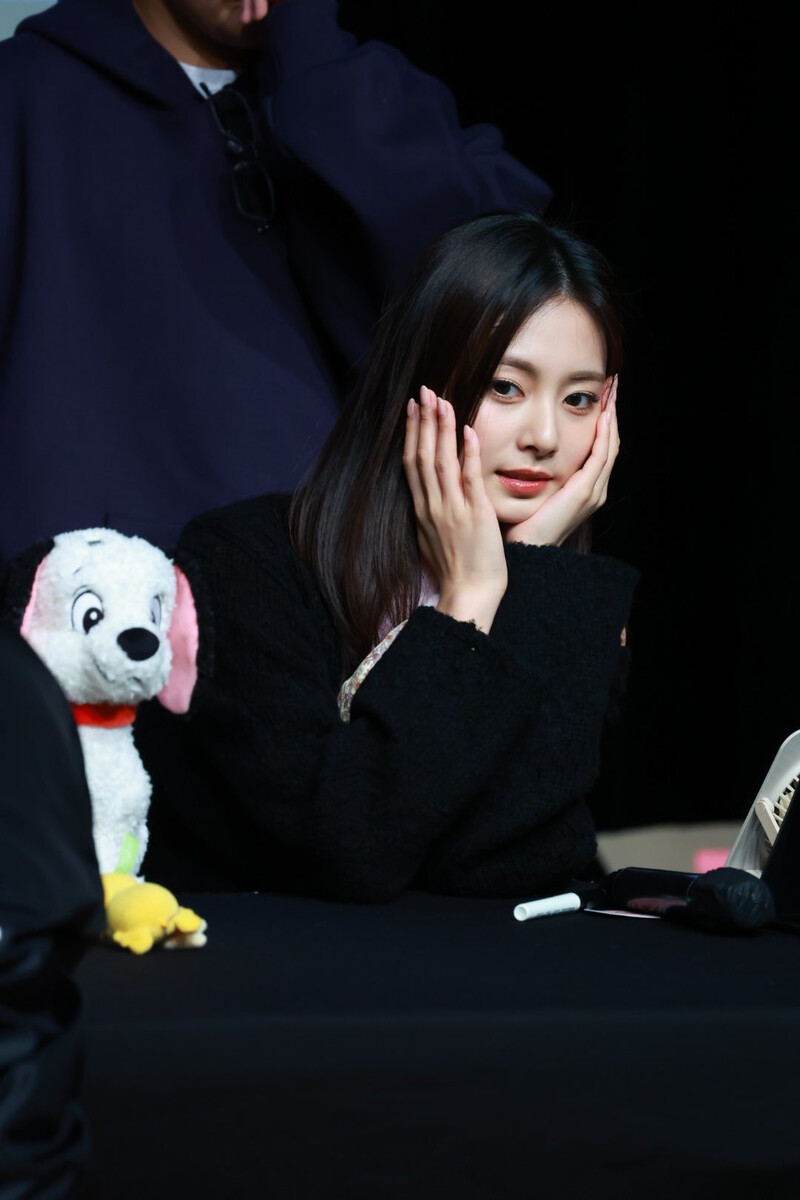 241216 TZUYU at MK Fansign documents 7