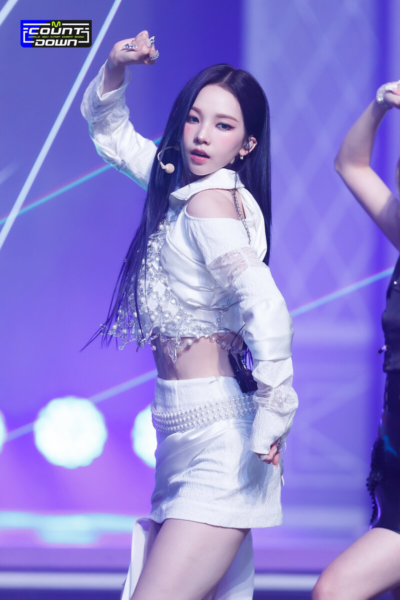 220714 aespa - 'Girls' at M Countdown documents 12