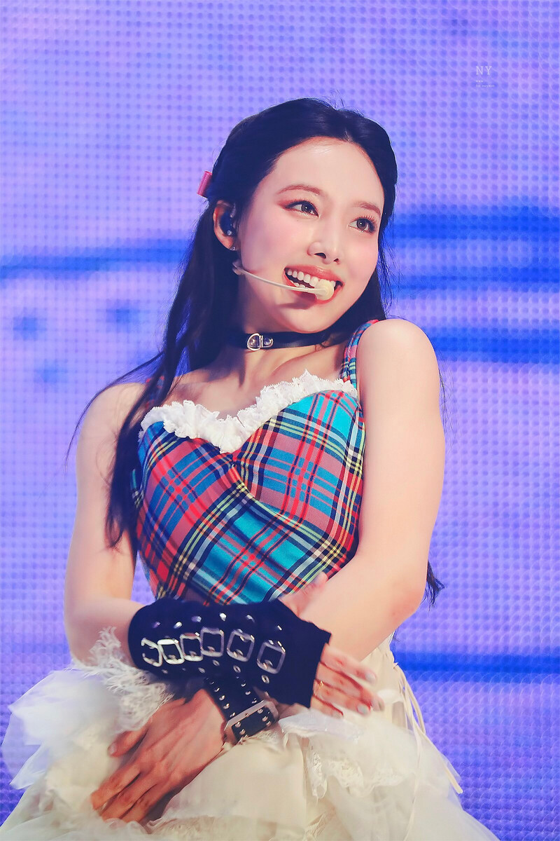 230415 TWICE Nayeon - ‘READY TO BE’ World Tour in Seoul Day 1 | kpopping